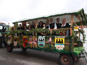 Das ist ein Bild vom Herbstschauumzug in Moosburg.
