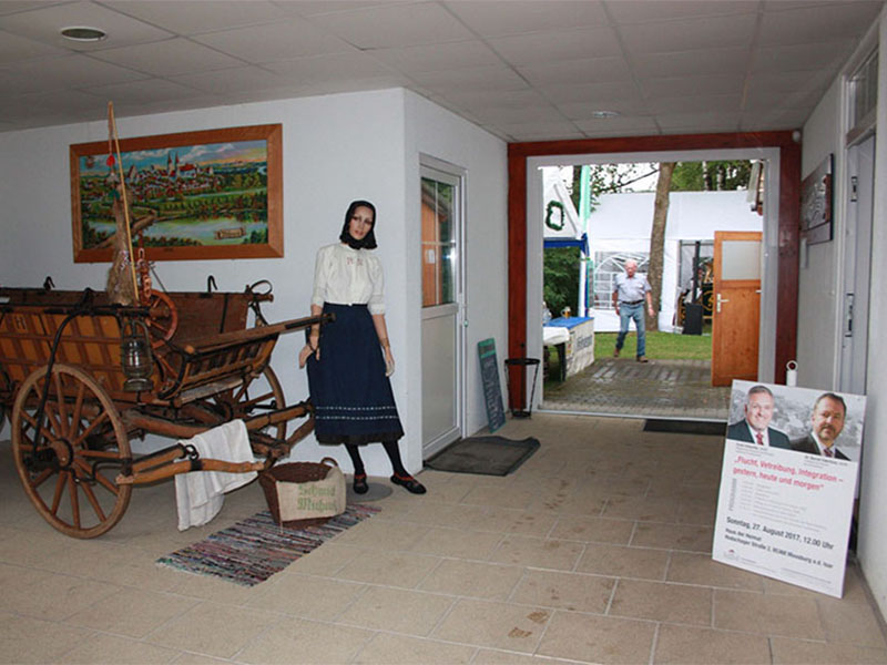 Das ist der Eingangsbereich vom Haus der Heimat in Moosburg an der Isar.